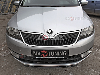 BLACKOUT EDITION. Спойлер(сплиттер) переднего бампера Черный глянец Skoda Rapid (2012 - 2021) + УСТАНОВОЧНЫЙ КОМПЛЕКТ