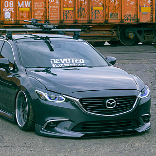 Спойлер вставка между клыками Mazda 6 (рестайлинг) / Atenza GJ (2015 - 2018)